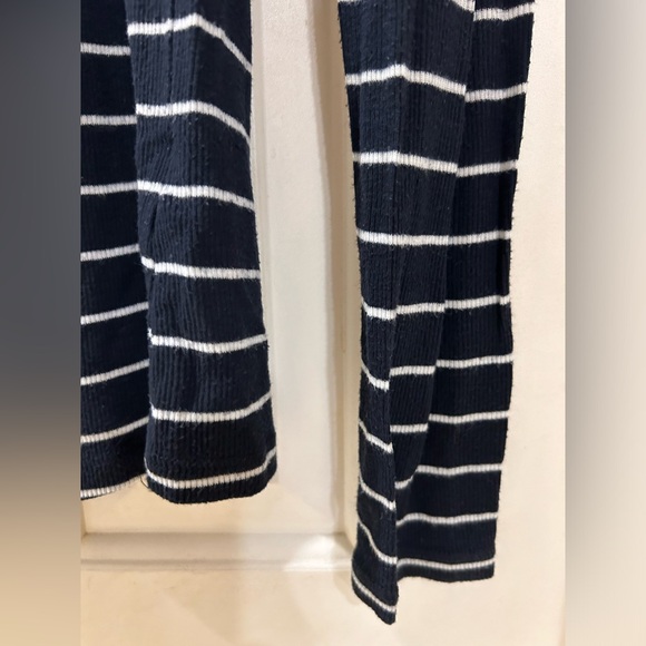FREE with purchase:: XXI, Long Sleeve Top, Round Neck, Blue & White Strip, Sz S - Picture 6 of 11